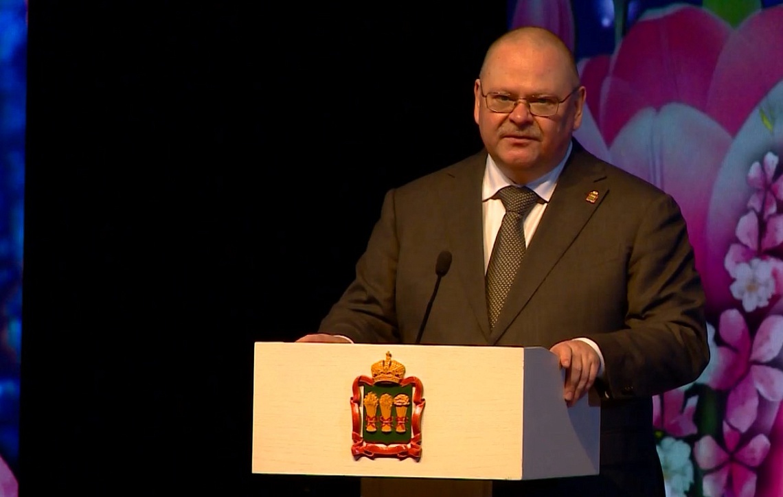 Губернатор Олег Мельниченко поздравил жительниц Пензенской области с наступающим праздником